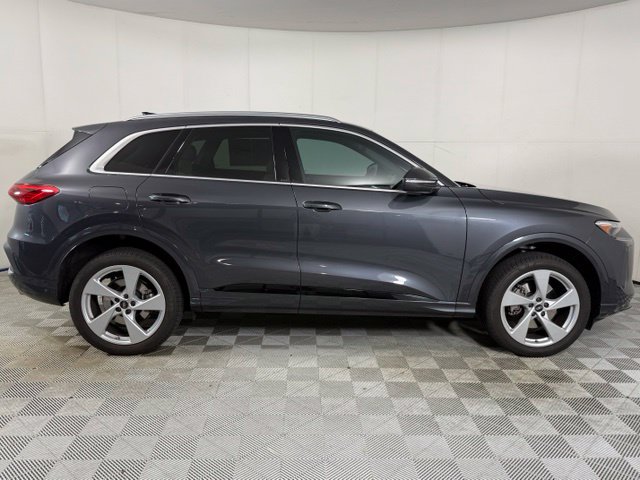 Used 2025 Audi Q5 Premium Plus w/ Premium Plus AWD/4WD image 9
