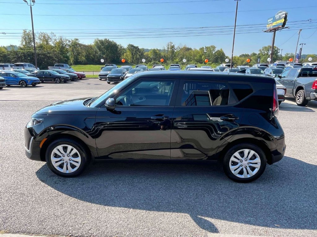 Used 2023 Kia Soul LX FWD image 29