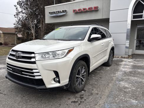 Used 2018 Toyota Highlander XLE image 8