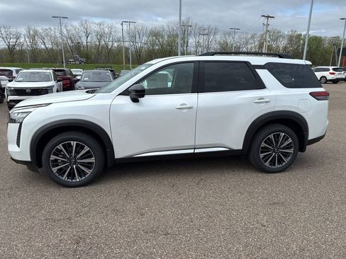 New 2026 Nissan Pathfinder Platinum AWD/4WD image 4
