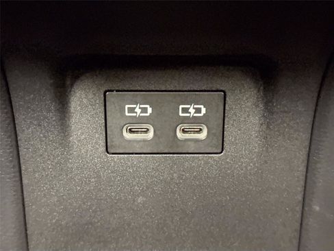 Certified 2023 Toyota Prius LE FWD image 34