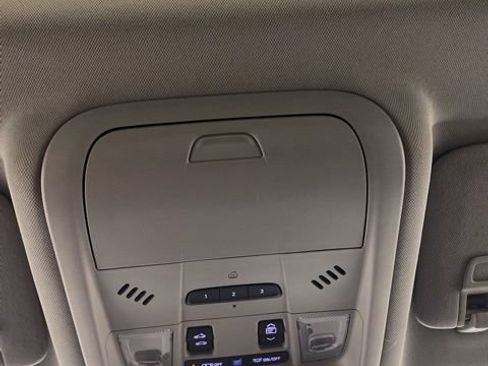 Used 2022 GMC Terrain SLT w/ Infotainment Package II image 15