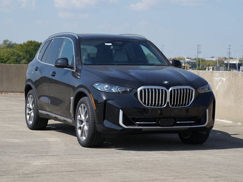 Used 2026 BMW X5 xDrive40i w/ Parking Assistance Package AWD/4WD image 1