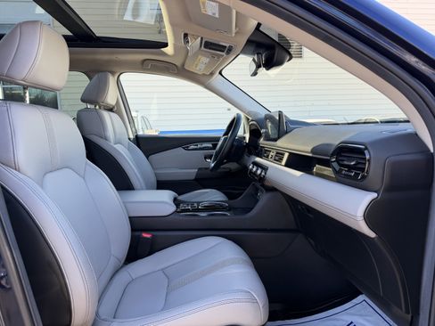 Used 2025 Honda Pilot Touring image 15