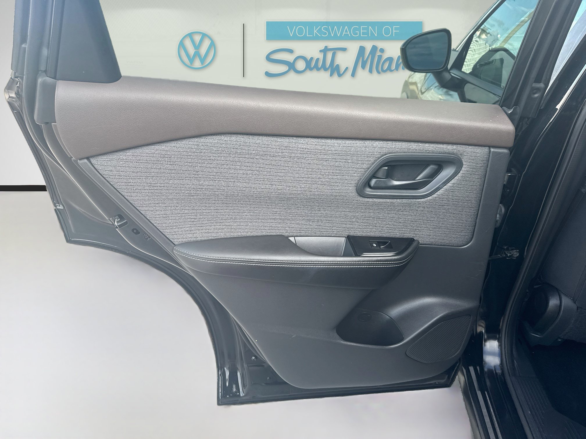 Used 2021 Nissan Rogue S FWD image 23