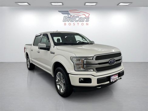 Used 2018 Ford F150 Platinum w/ Equipment Group 701A Luxury image 3