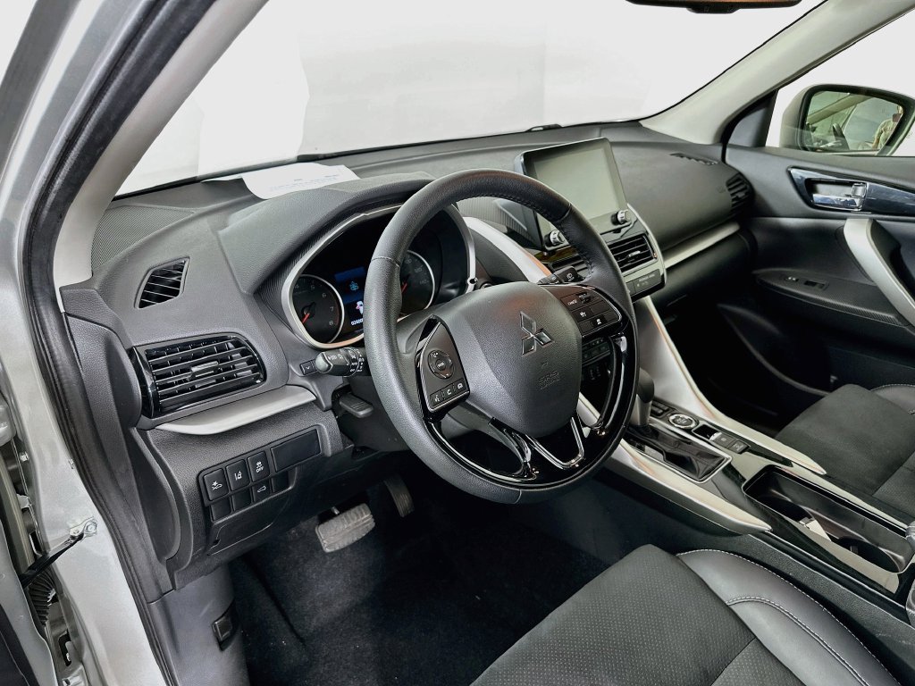 Used 2025 Mitsubishi Eclipse Cross SE AWD/4WD image 14