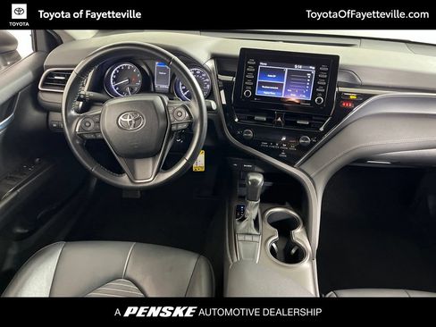 Used 2023 Toyota Camry SE FWD image 2