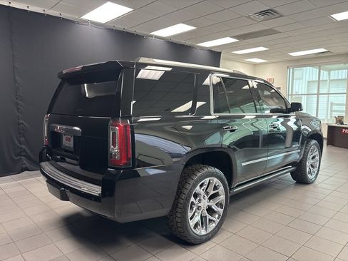 Used 2020 GMC Yukon Denali w/ Denali Premium Package AWD/4WD image 3
