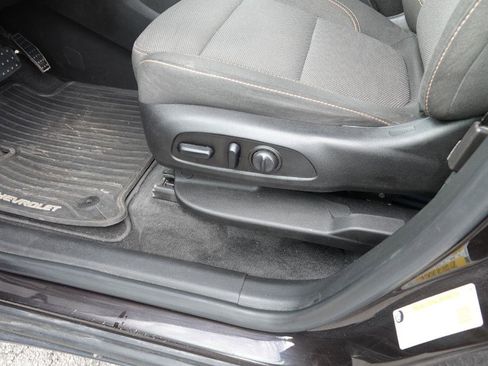 Used 2019 Chevrolet Traverse LT image 18