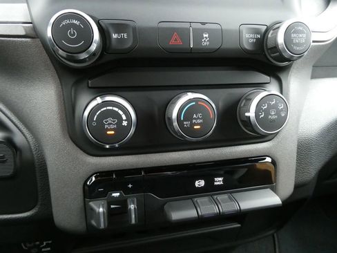 Used 2022 RAM 2500 Tradesman AWD/4WD image 25
