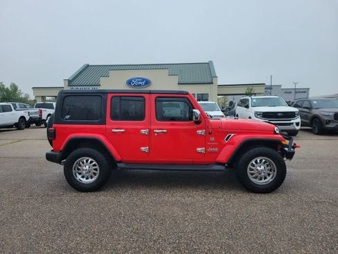 Used 2018 Jeep Wrangler Unlimited Sahara AWD/4WD image 21