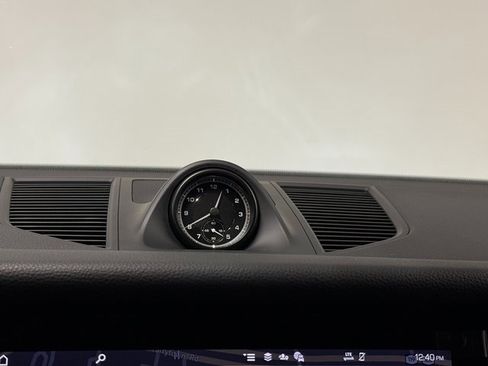 Certified 2026 Porsche Macan image 21