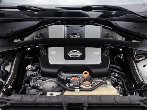 Used 2016 Nissan 370Z Touring RWD image 91
