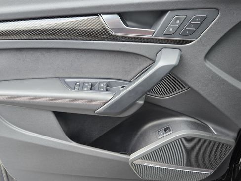 Used 2023 Audi SQ5 Prestige w/ Prestige Package image 34