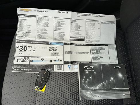 Certified 2024 Chevrolet Trax LT w/ Driver Confidence Package image 4
