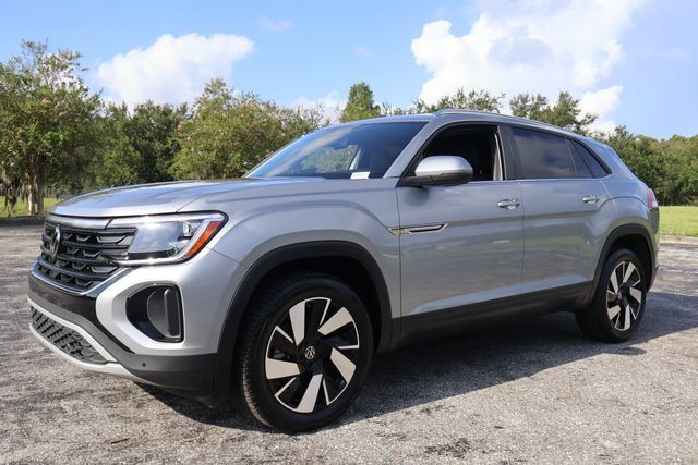 Certified 2026 Volkswagen Atlas Cross Sport SE FWD image 4