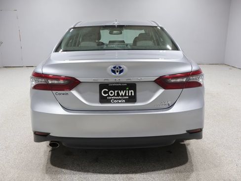 Used 2022 Toyota Camry XLE w/ Cold Weather Package FWD image 3