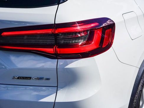 Used 2022 BMW X5 xDrive45e image 8