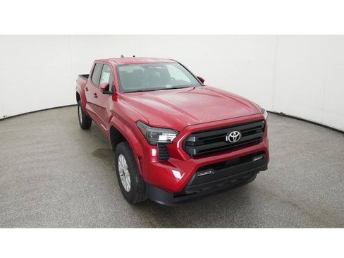 Used 2025 Toyota Tacoma SR5 AWD/4WD image 17