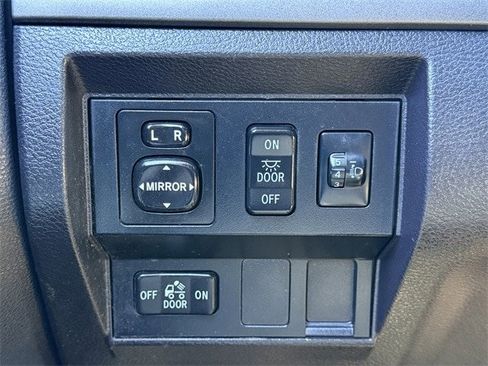 Used 2015 Toyota Tundra SR5 image 22