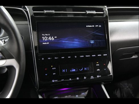 Certified 2024 Hyundai Santa Cruz Limited image 9