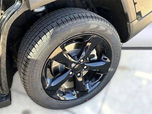 New 2025 Jeep Grand Cherokee L Limited w/ Luxury Tech Group II image 10