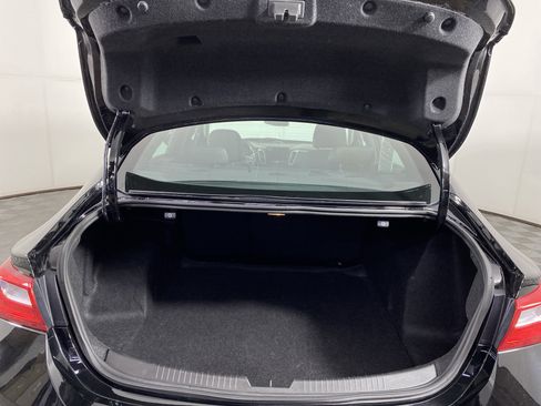 Used 2025 Chevrolet Malibu LT image 32