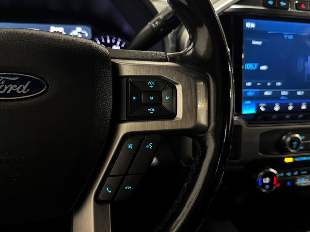 Used 2022 Ford F450 Platinum w/ FX4 Off-Road Package AWD/4WD image 22