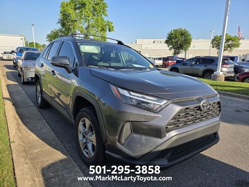 Used 2025 Toyota RAV4 XLE AWD/4WD image 3