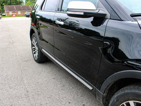 Used 2017 Ford Explorer Platinum image 57
