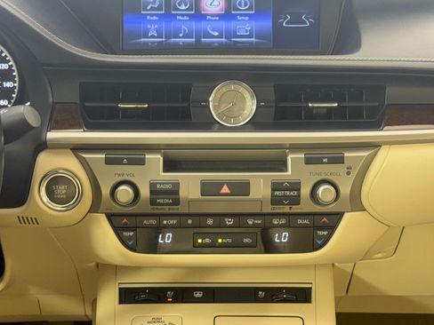 Used 2015 Lexus ES 350 w/ Luxury Package FWD image 21