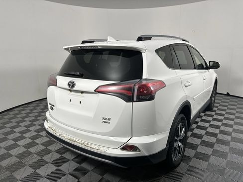 Used 2018 Toyota RAV4 XLE w/ Plus Extra Value Package AWD/4WD image 3
