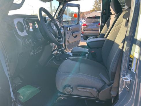 New 2026 Jeep Gladiator Sport image 21