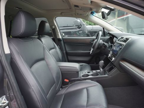 Used 2019 Subaru Outback 3.6R Limited AWD/4WD image 9