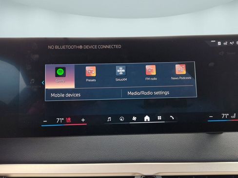 Used 2025 BMW iX xDrive50 w/ Premium Package image 27