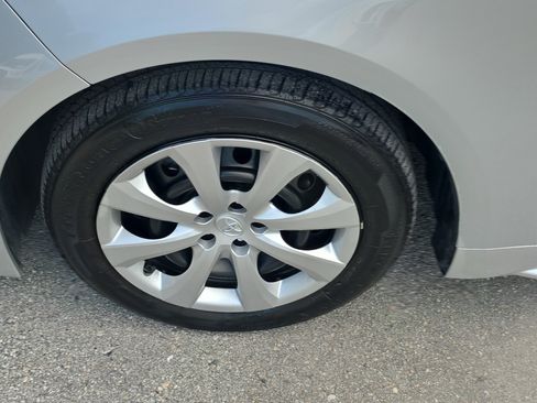 Used 2024 Toyota Corolla LE FWD image 21