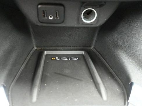 Used 2022 Chevrolet Traverse LT AWD/4WD image 29