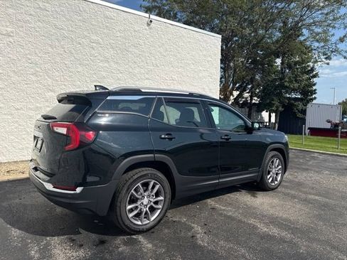 Used 2023 GMC Terrain SLT w/ Infotainment Package II AWD/4WD image 5