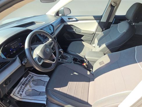 Used 2024 Volkswagen Taos SE image 27