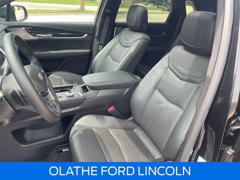 Used 2025 Cadillac XT5 Premium Luxury AWD/4WD image 11