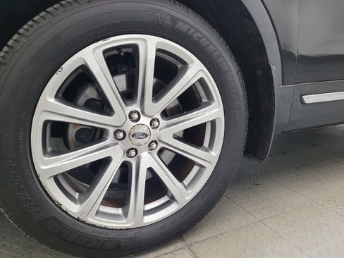 Used 2017 Ford Explorer Limited w/ Equipment Group 301A AWD/4WD image 31