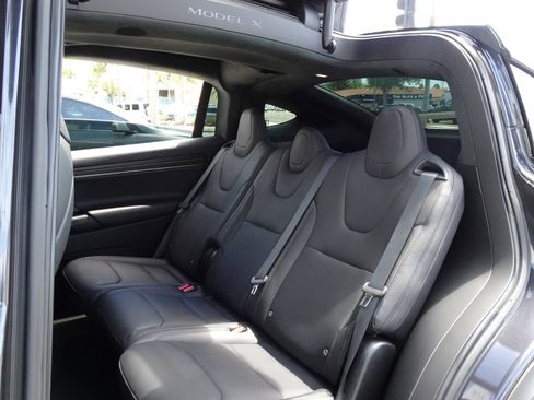 Used 2024 Tesla Model X AWD/4WD image 16
