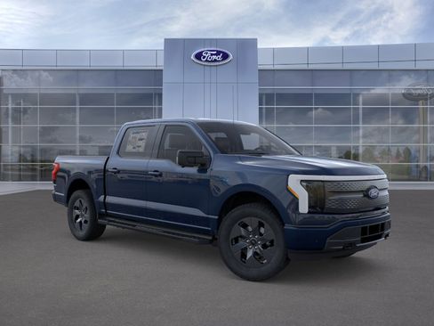 New 2025 Ford F150 Lightning Flash AWD/4WD image 7