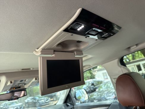 Used 2015 Cadillac Escalade Premium AWD/4WD image 14