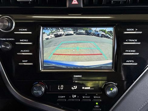 Used 2020 Toyota Camry SE FWD image 16