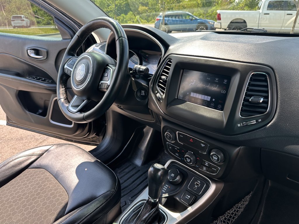 Used 2018 Jeep Compass Latitude w/ Popular Equipment Group AWD/4WD image 35
