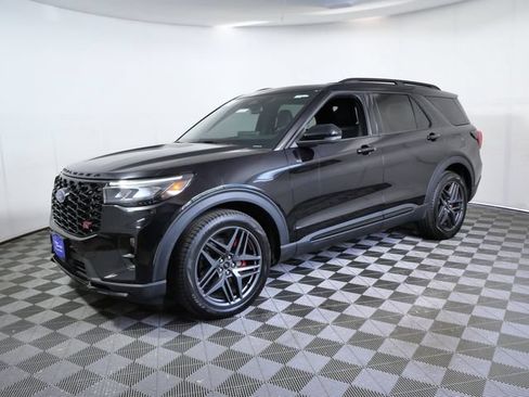 Certified 2025 Ford Explorer ST AWD/4WD image 5