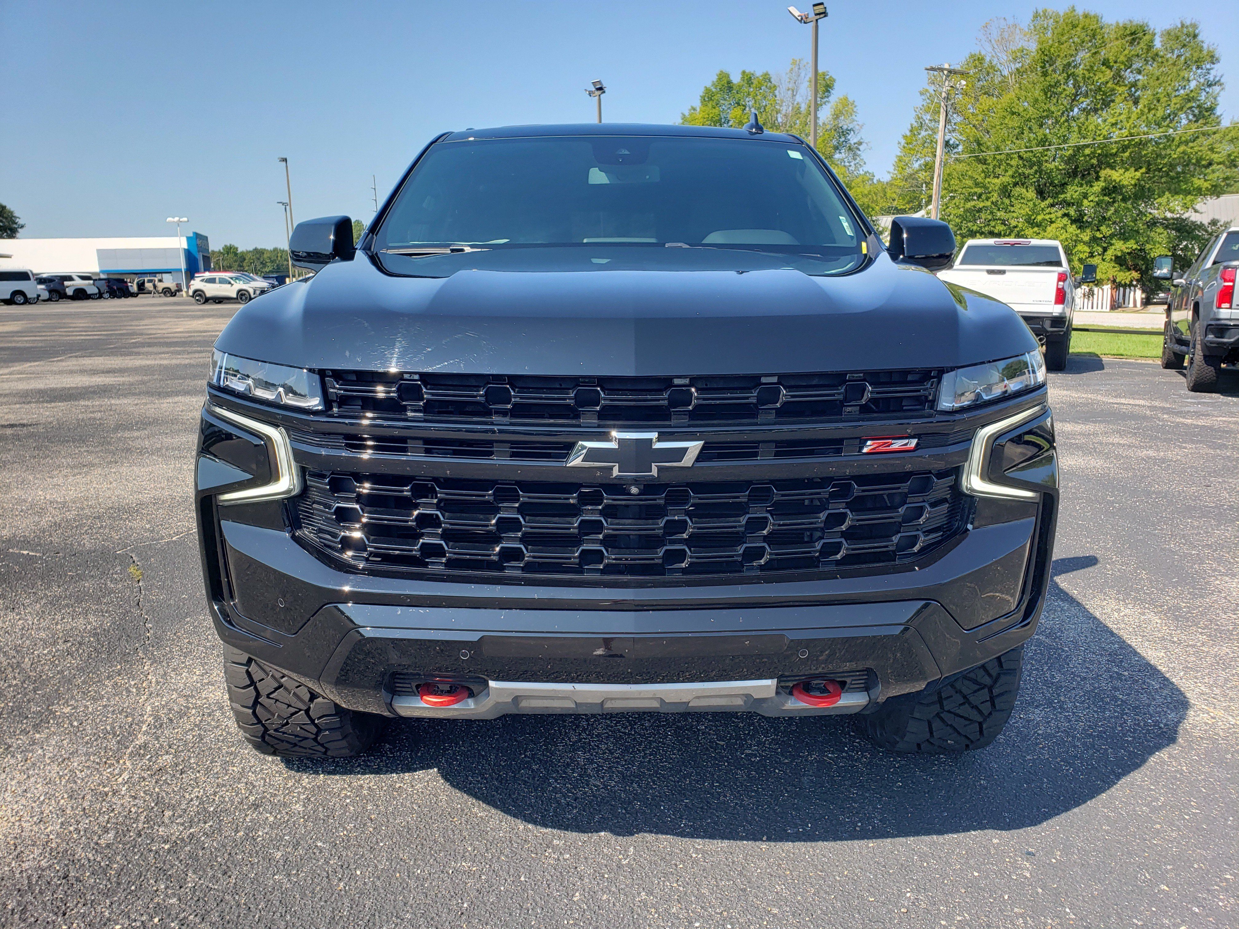 Used 2024 Chevrolet Tahoe Z71 w/ Luxury Package AWD/4WD image 7
