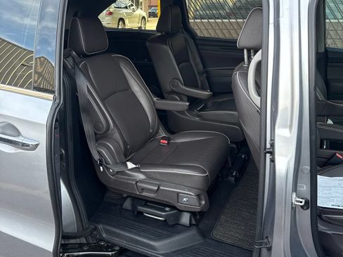 Used 2023 Honda Odyssey Elite image 16